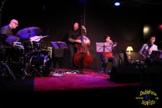 Musica Globalista - Lama Trio en Joachim Badenhorst